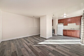 Building Photo - 1257-1259 White Dr