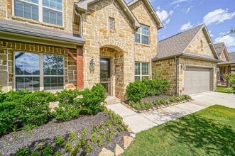 Building Photo - 9507 Carson Ln