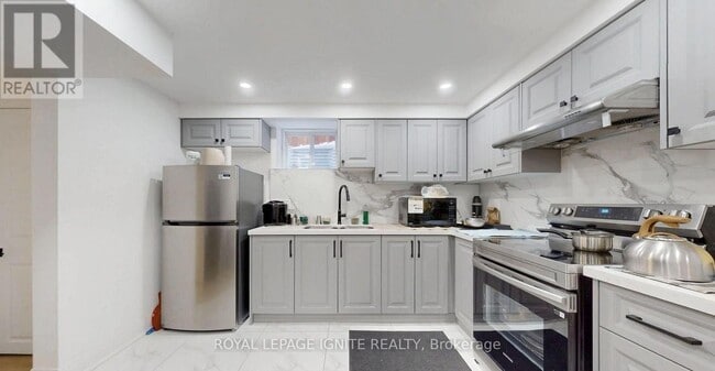 Building Photo - 1572 Honey Locust Pl