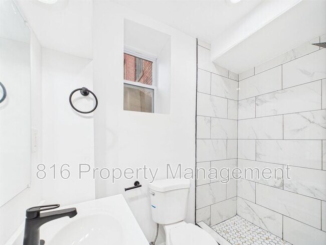 Foto del edificio - 1108 E 40th St