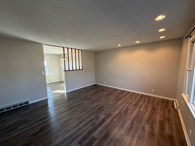 Foto del edificio - 8721 Seward St