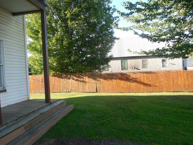 Foto del edificio - 634 Graniteville Rd