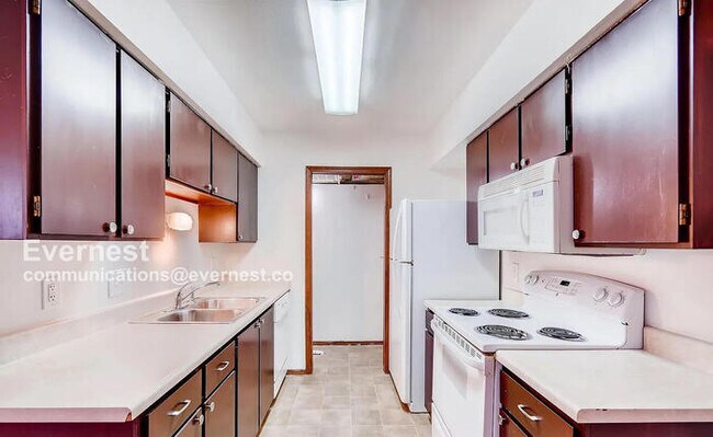 Foto del edificio - 1825 Kendall St