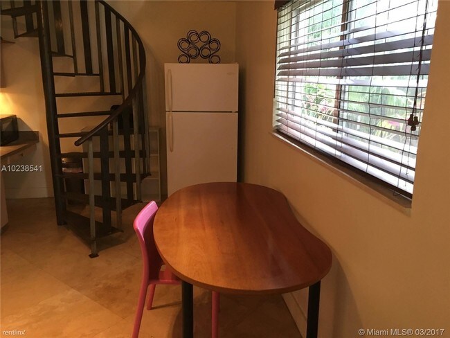 Foto del edificio - 1411 Washington St