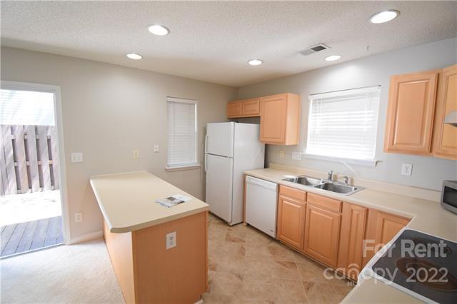 Building Photo - 1706 Pergola Pl