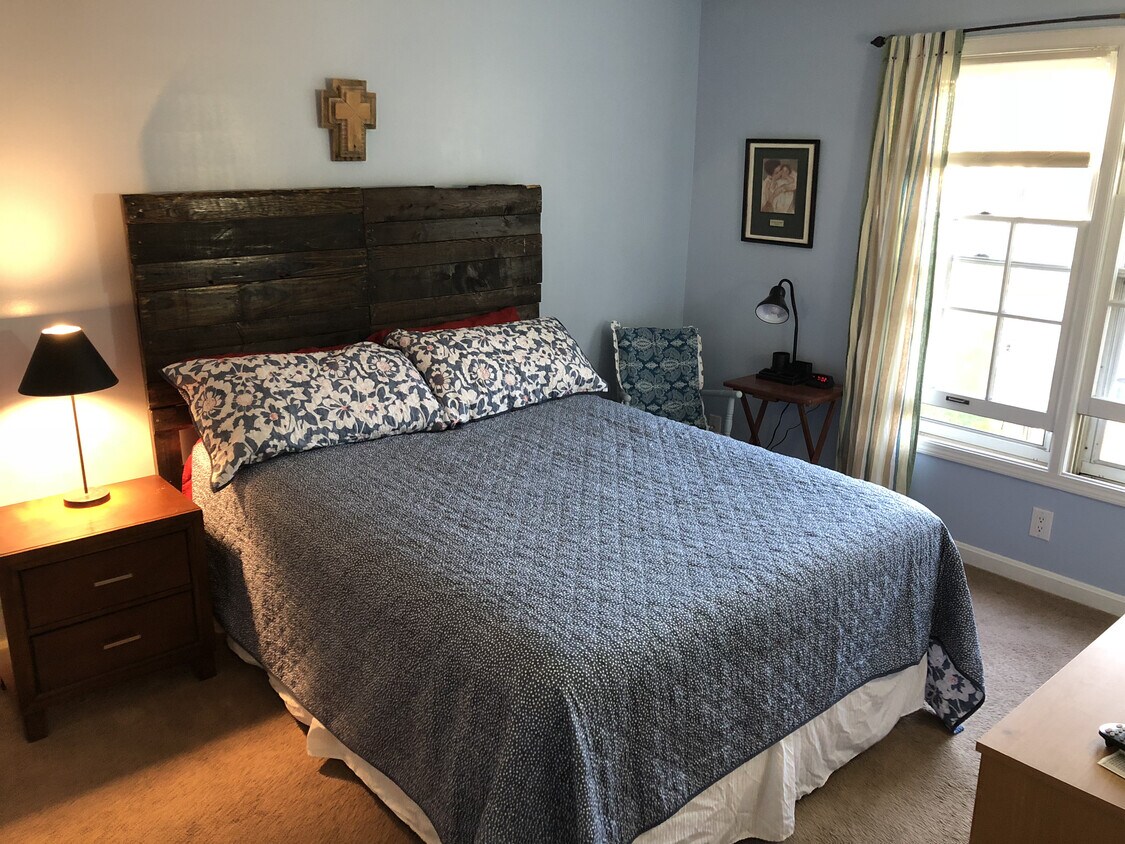 749 Yorkwood Pl, Louisville, KY 40223 Condo for Rent in Louisville