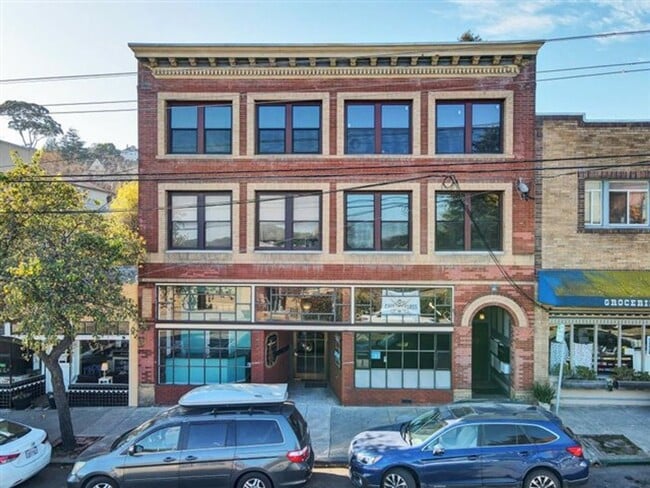 Interior Photo - 1 Bed 1 Bath in Historical Building