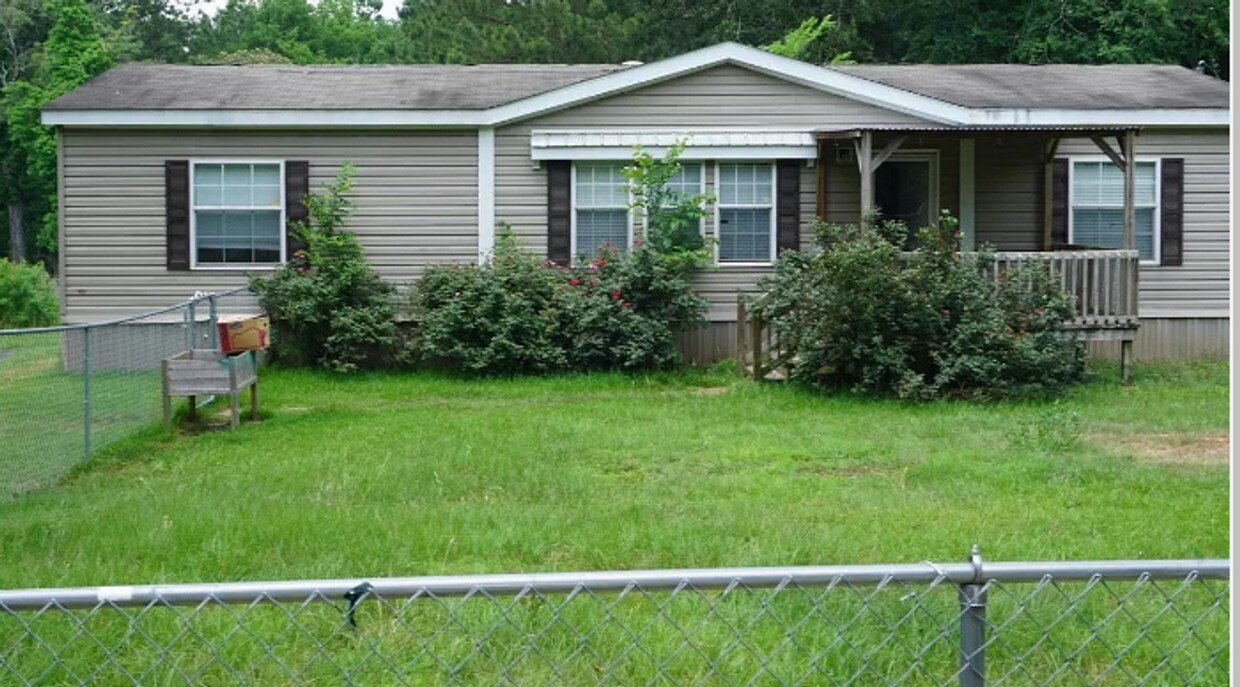 Foto principal - 3 beds 2 bath Single family Home