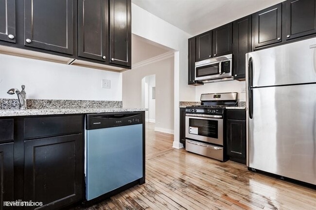 Building Photo - 2 br, 2 bath 4plex - 4742 S Woodlawn Ave