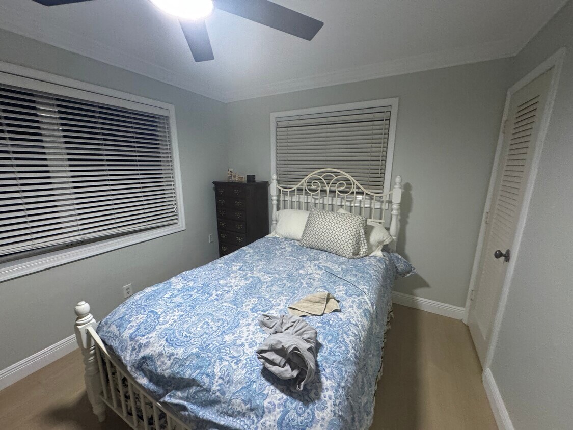 Foto del edificio - 4920 NW 54th St