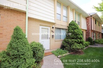 Building Photo - 918D McKinley Ave
