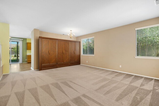Building Photo - Two Story Home in Red Hawk On a Cul-de-sac, 4br+LOFT/2.5ba, 3,113Sqft, Fireplace, Large Yard