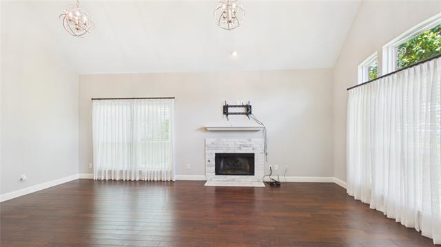 Foto del edificio - 1405 Meadowbrook Dr