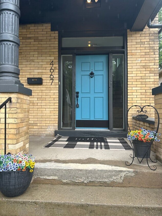 Foto principal - 4667 Hamilton Ave