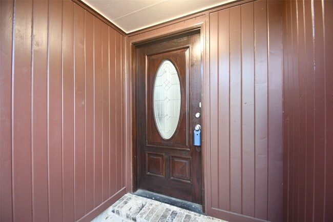 Building Photo - 1302 Gentle Bend Dr