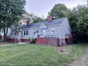 Building Photo - 314-316-316 N Ireland St