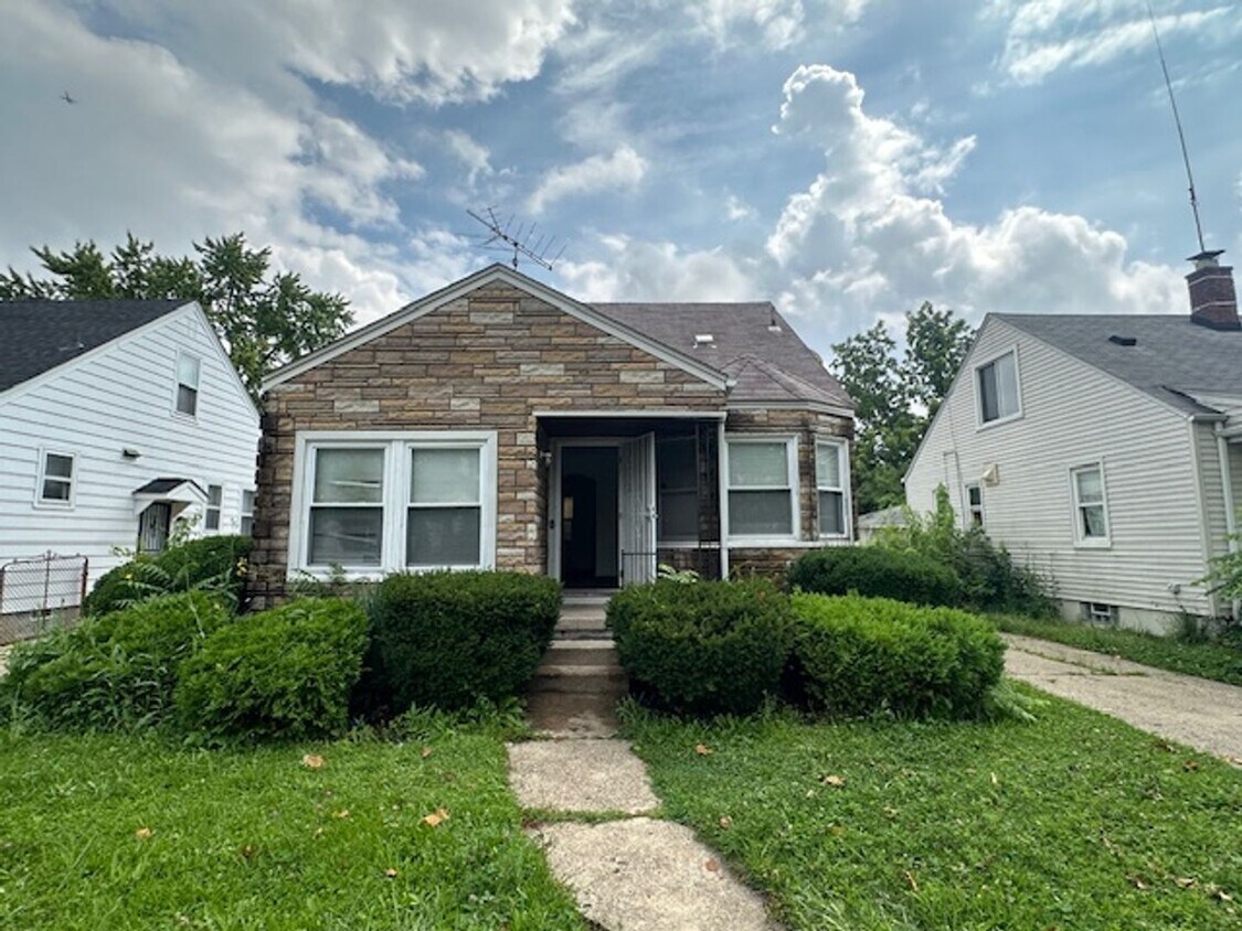 Primary Photo - 3 Bedroom 1 Bath 2 Car Garage Welcome Sect...