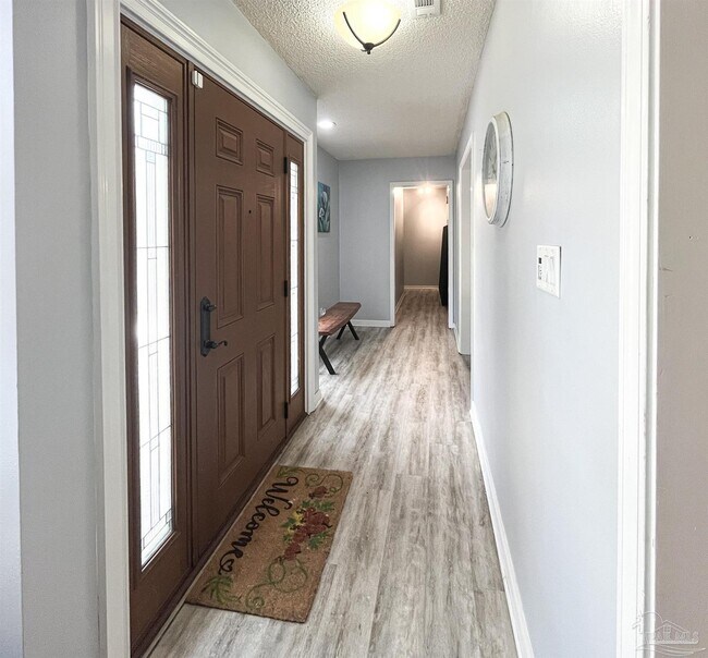 Foto del edificio - 6843 Lake Charlene Dr