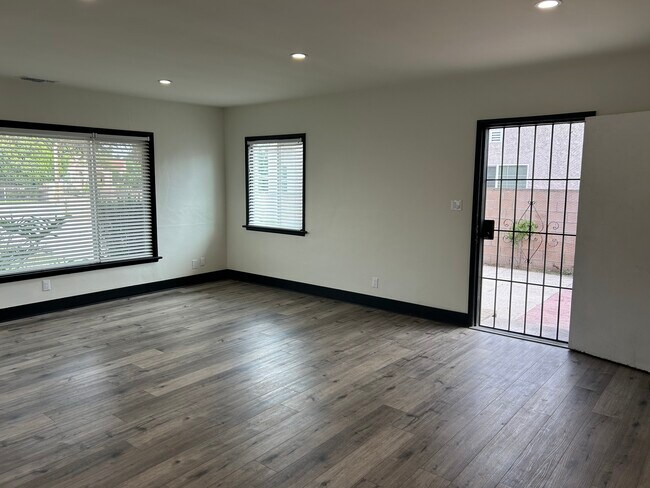 Foto del edificio - 3947 Delta Ave