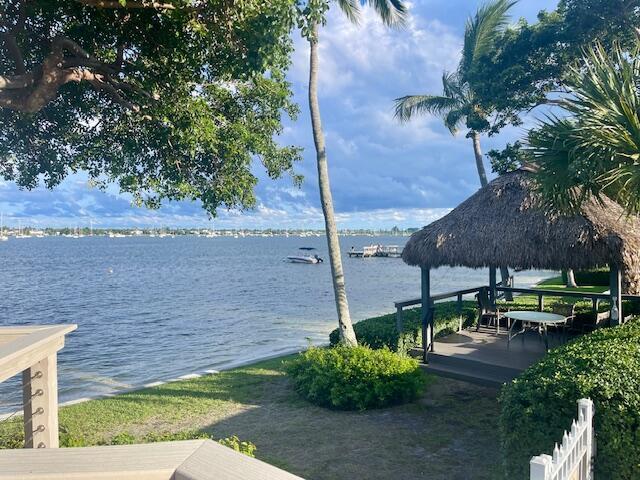 Foto del edificio - 5600 N Flagler Dr