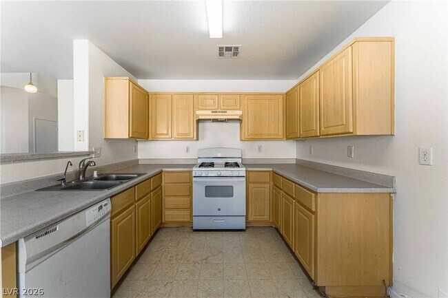 Foto del edificio - 1010 Cliffbrook Hedge Ave