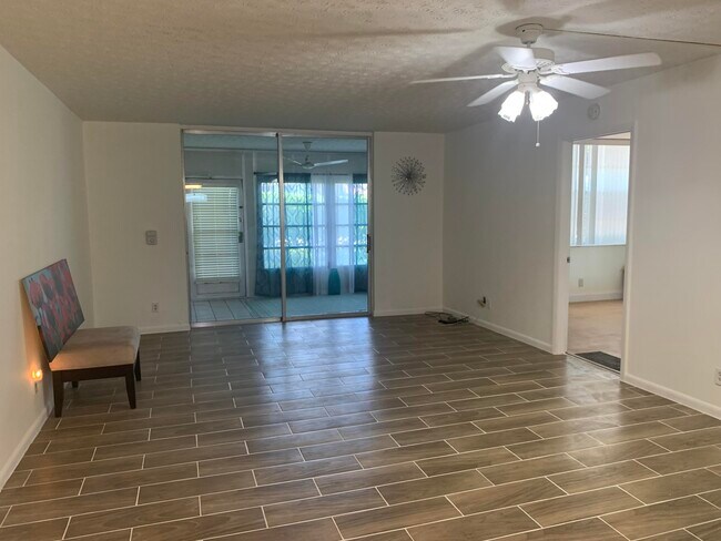 Foto del edificio - 12 Willowbrook Ln