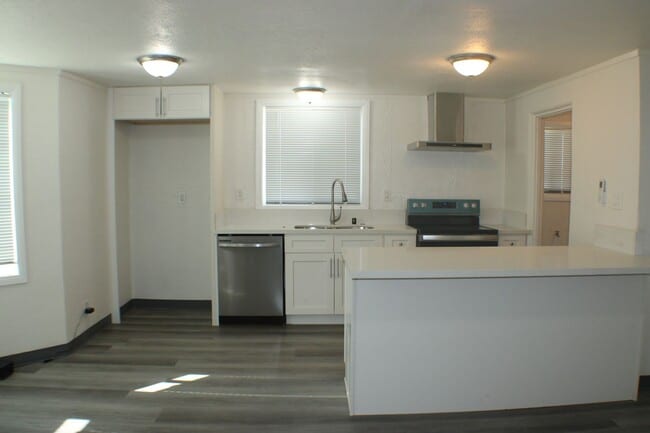 Foto del edificio - 27205 James St