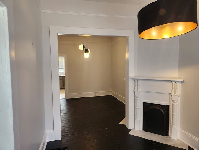 Foto del edificio - 1512 Barnard St