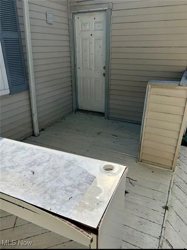 Building Photo - 13612 Bennington Ave