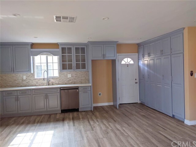 Foto del edificio - 4238 W 105th St