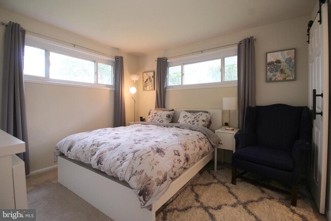 Foto del edificio - 4429 Roundhill Rd