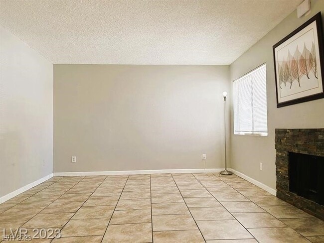 Building Photo - 2762 Eldora Cir