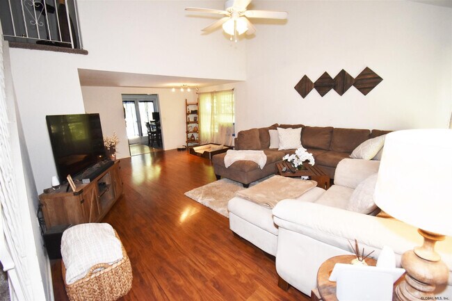 Foto del edificio - 86 Thimbleberry Rd