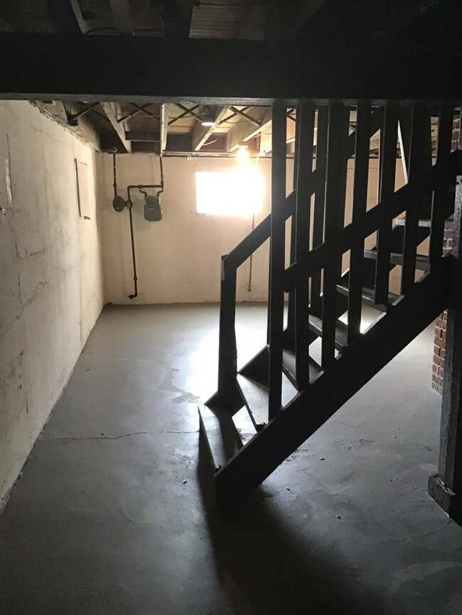 Foto del edificio - 4245 Oakwood Ave