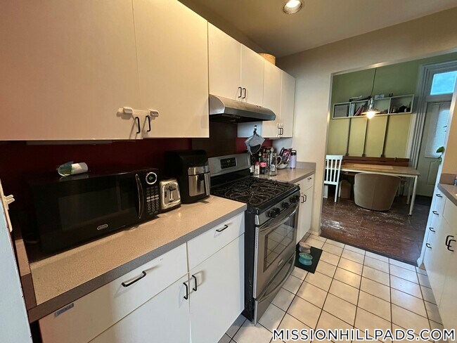 Foto del edificio - 743 Parker St