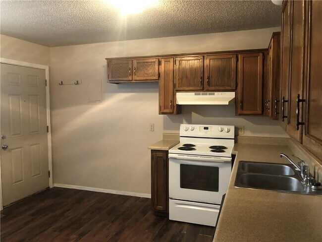 Foto del edificio - 211 S Carl St