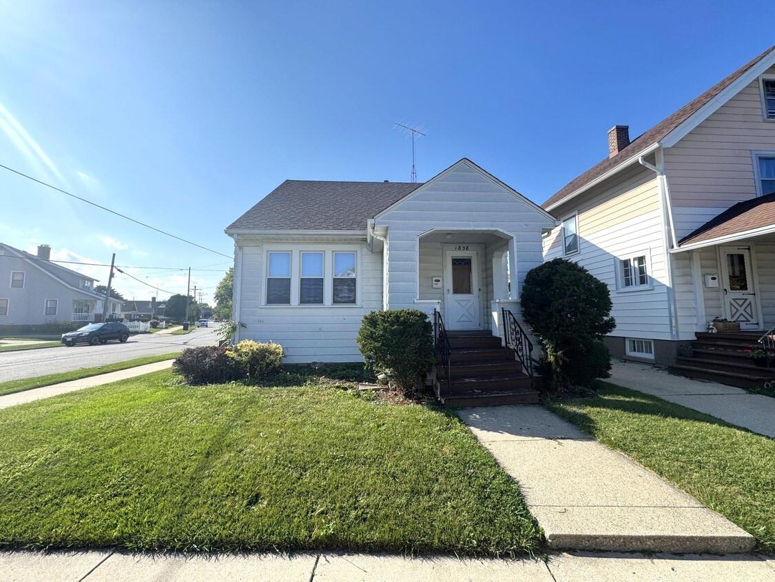 Primary Photo - 1838 Holmes Ave