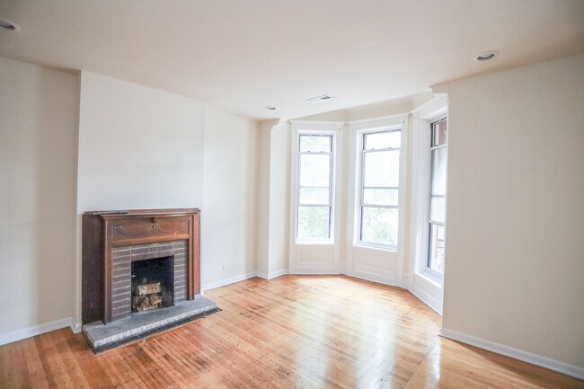 Building Photo - 2739 N Hampden Ct