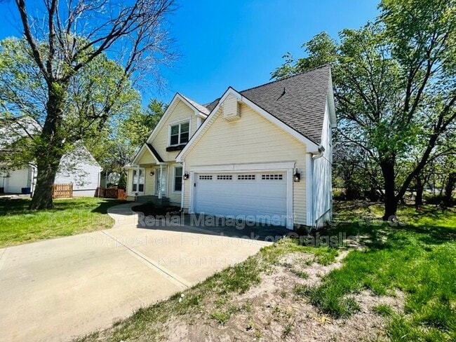 Building Photo - 1109 E Sleepy Hollow Dr