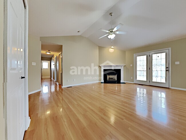 Foto del edificio - 7236 Olive Branch Ln