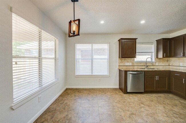 Foto del edificio - 1403 High Thicket Ct