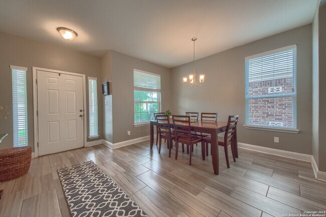 Foto del edificio - IMMACULATE HOME IN ALAMO RANCH AT 50% OFF THE 1ST MONTH'S RENT!!!