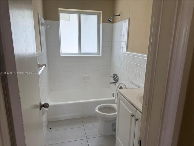 Foto del edificio - 4331 NW 10th St