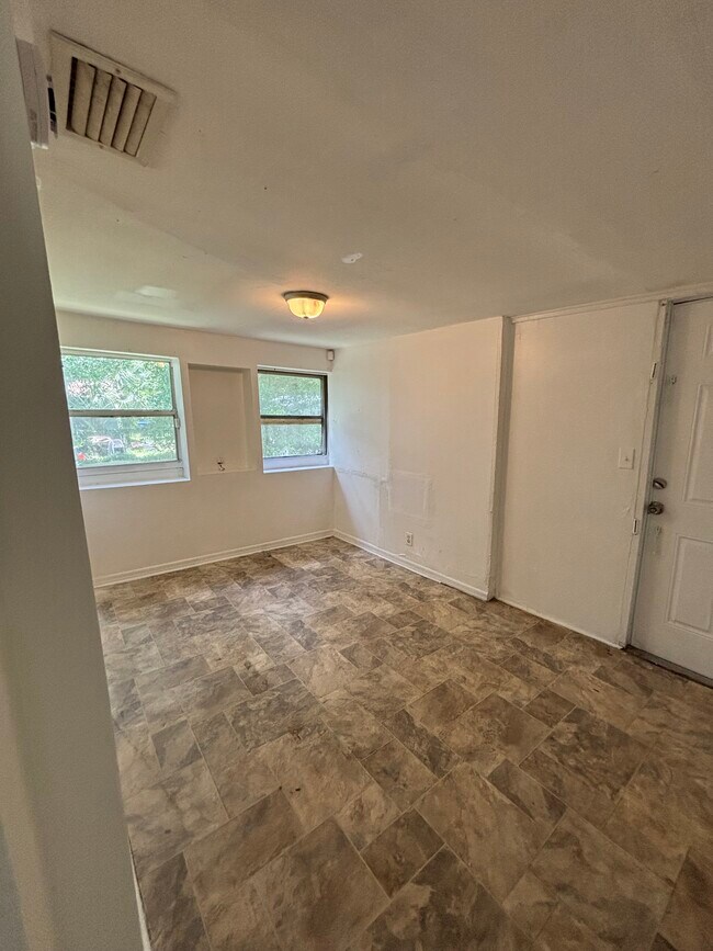 Foto del edificio - 8410 N Elmer St