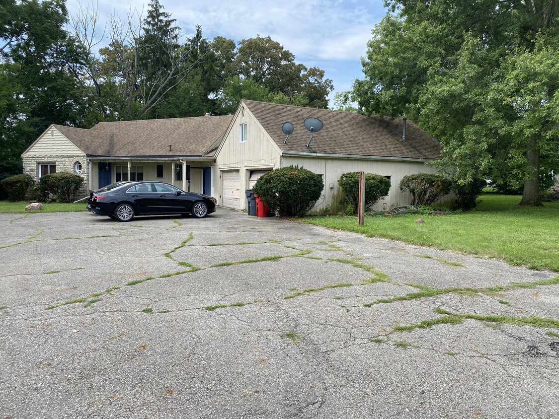 5 Bedroom Cape Cod on 1.83 Acres - 3207 Demorest Rd