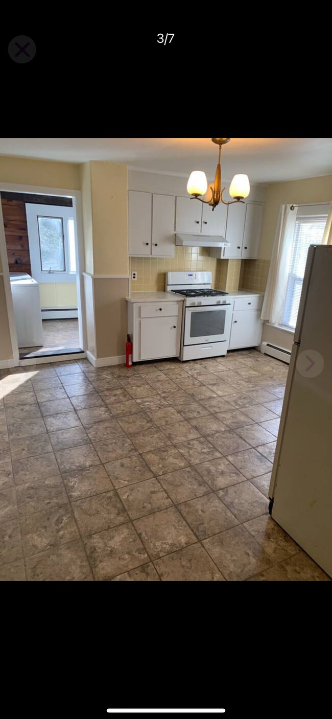 Kitchen - 81 Maple St