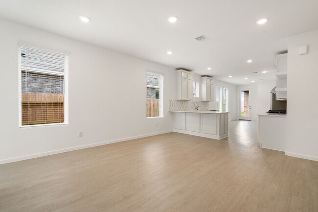 Building Photo - 6742 Sunset Velvet Dr