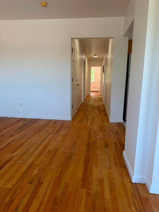 Building Photo - 4334 Baychester Ave