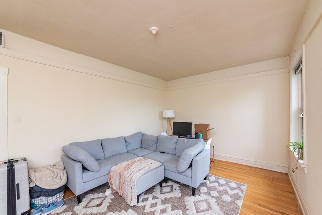Foto del edificio - 3413 N Elaine Pl
