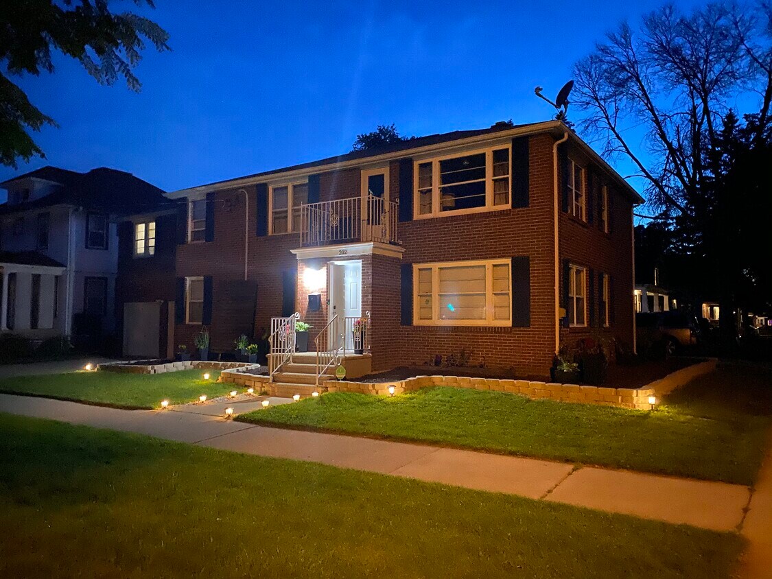 Building Photo - 202 S Oakland Ave